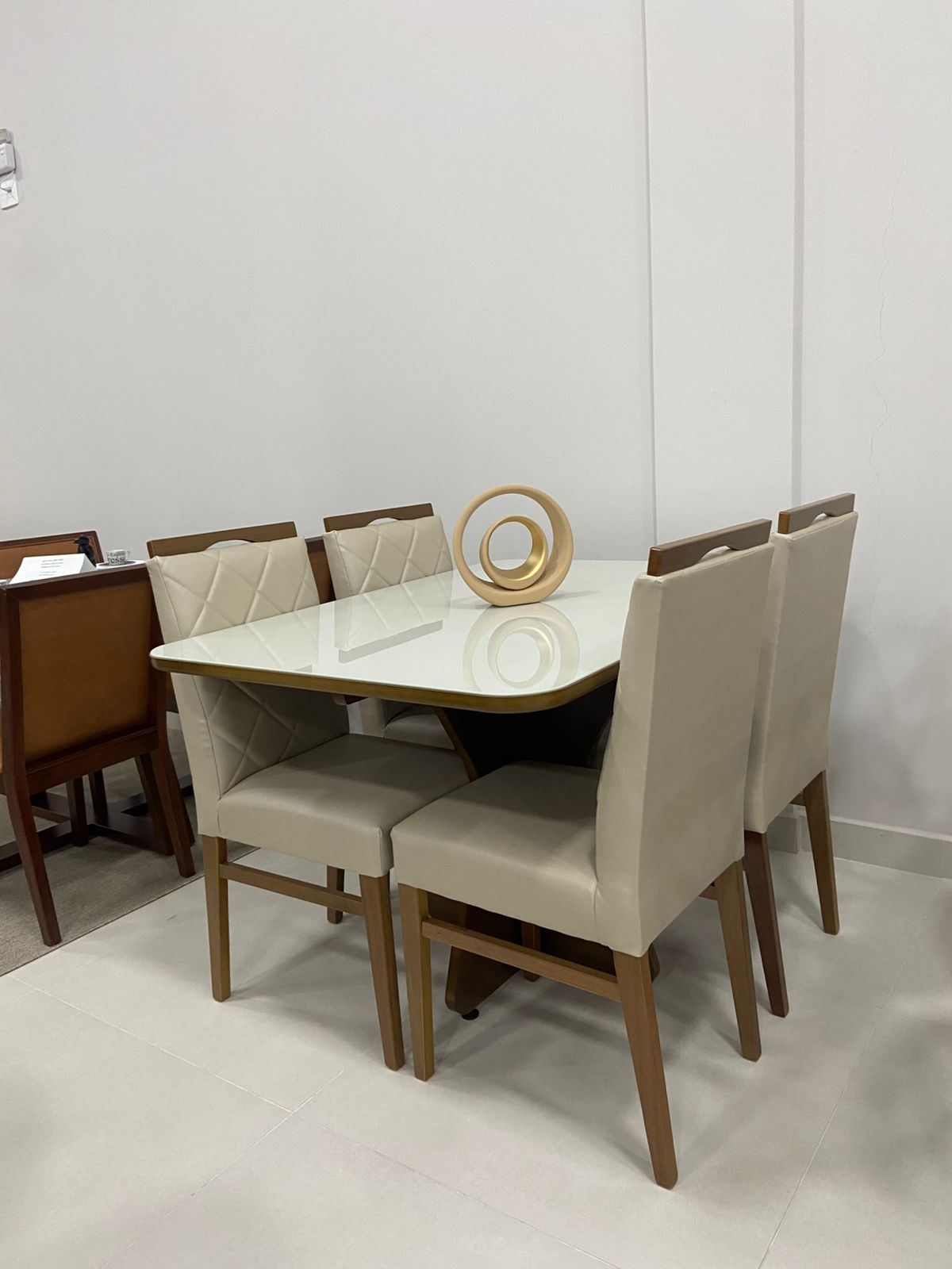 Mesa de jantar Catânia, da Girassol Sofás